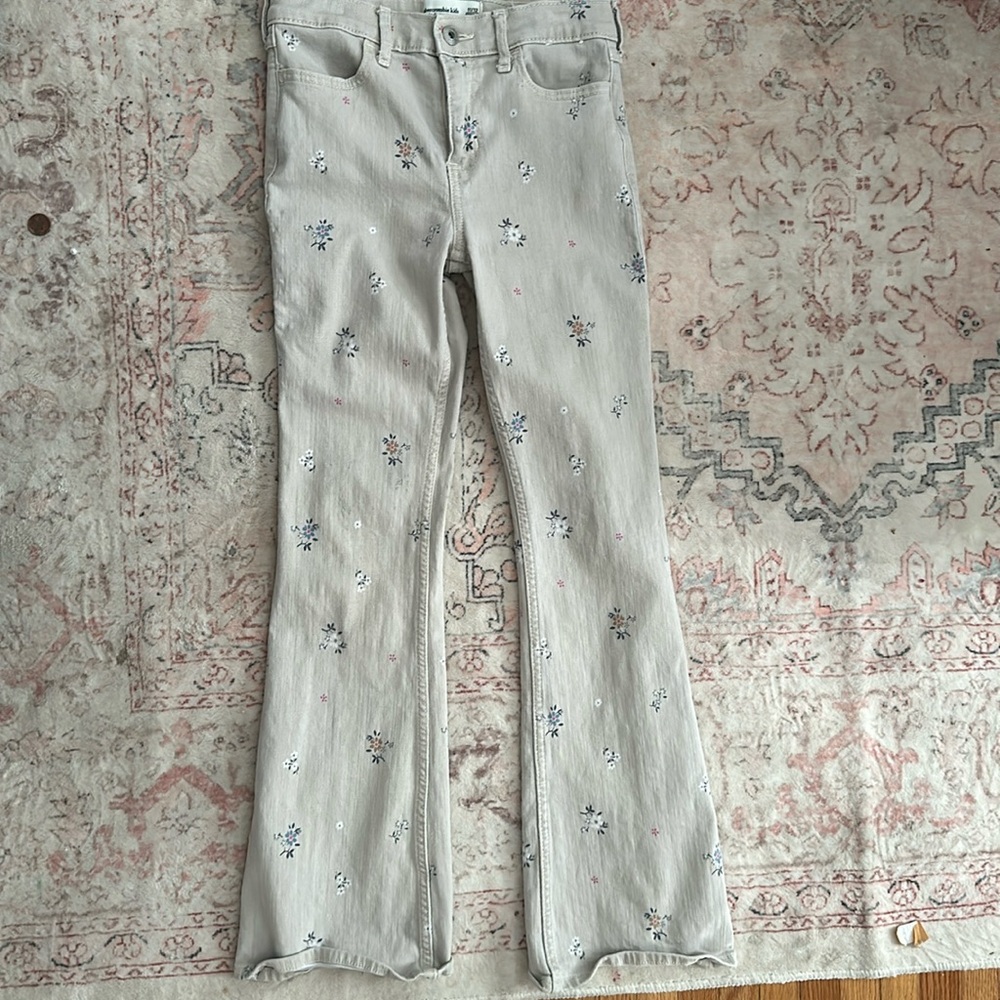 Girls Abercrombie, floral jeans🤍🌸